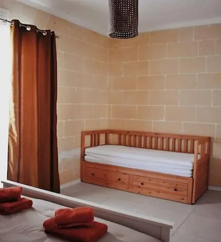 Seaview 2-bedroom In Apartment *