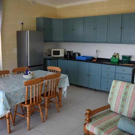 Seaview 2-bedroom In